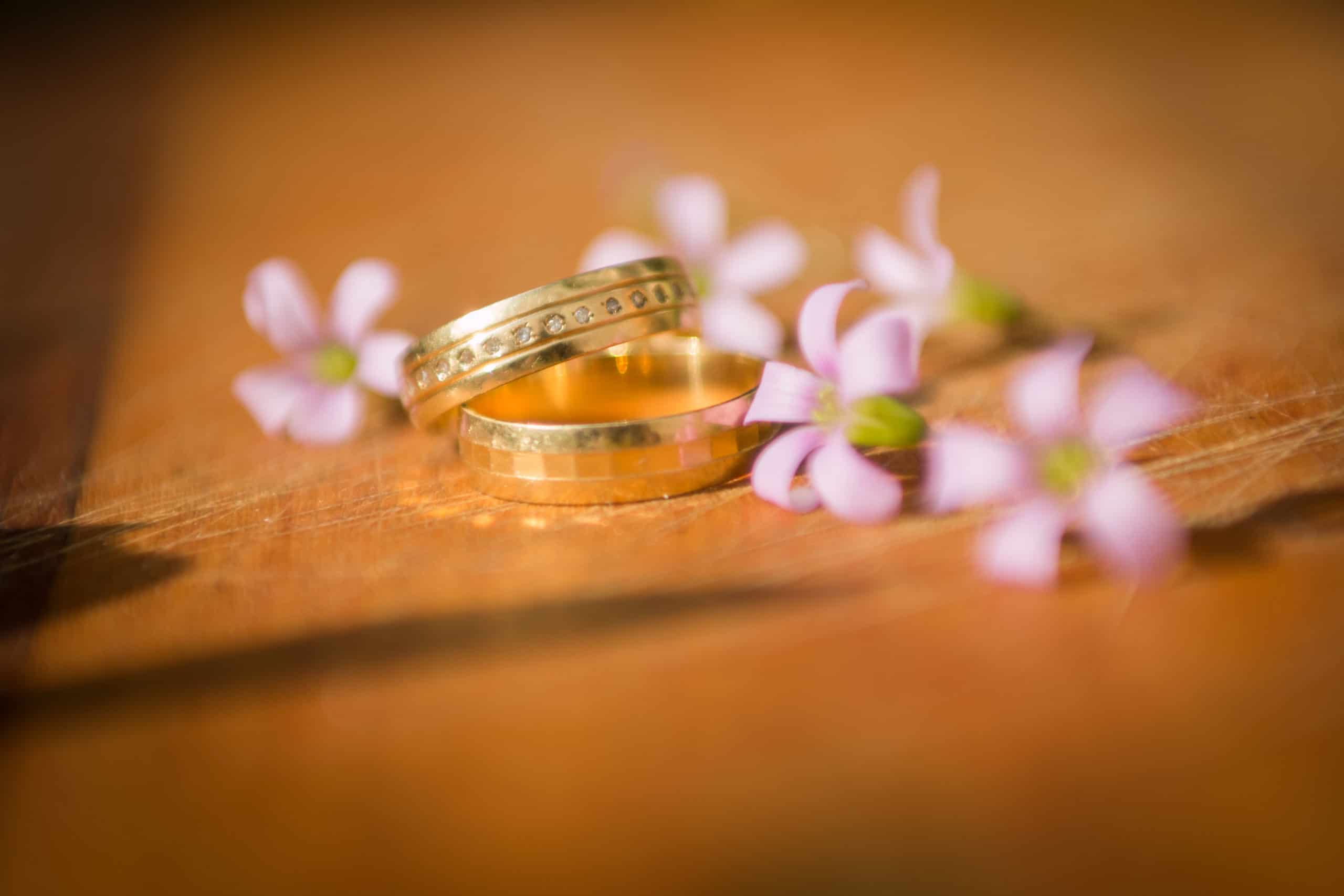 Is it ok for Christians to live together before marriage?